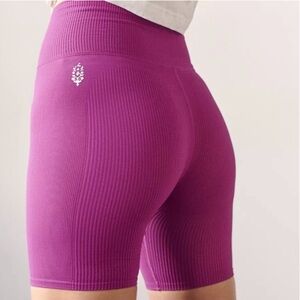 💜 FP Movement Happiness Runs Bike Shorts Size M/L 💜 BRAND NEW WITHOUT TAG